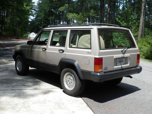 Used 1996 Jeep Cherokee 4WD 4-Door image 25