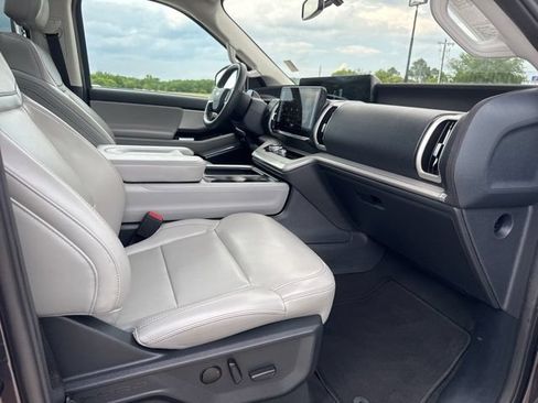 Used 2025 Ford Expedition Active AWD/4WD image 21