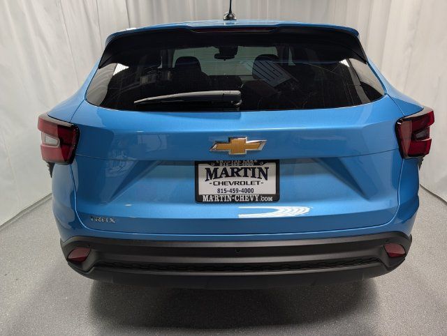 New 2026 Chevrolet Trax LS w/ LS Convenience Package FWD image 4