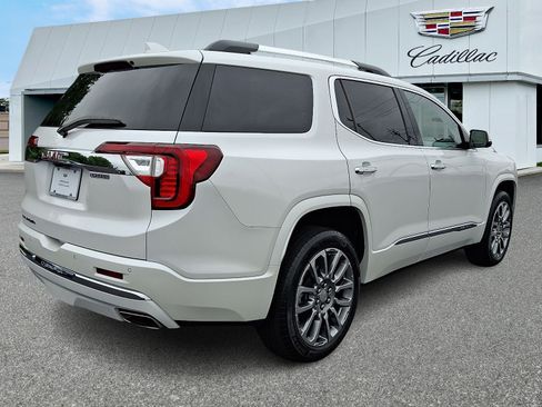 Used 2022 GMC Acadia Denali w/ Denali Ultimate Package FWD image 6