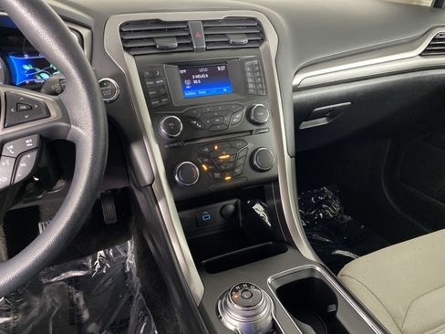Used 2018 Ford Fusion S FWD image 26
