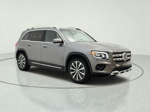 Used 2023 Mercedes-Benz GLB 250 image 3
