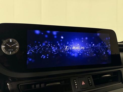 Certified 2025 Lexus ES 300h w/ Premium Package image 20