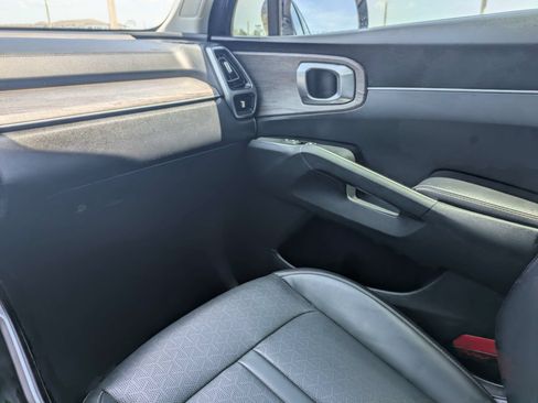 Certified 2022 Kia Sorento X-Line EX AWD/4WD image 19