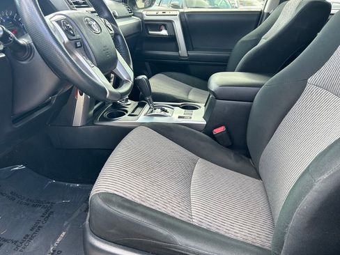 Used 2019 Toyota 4Runner SR5 AWD/4WD image 11