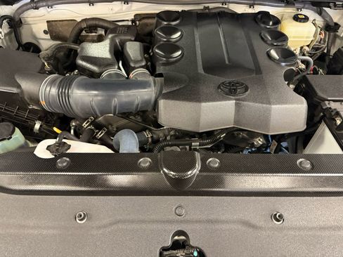 Used 2022 Toyota 4Runner SR5 Premium image 29