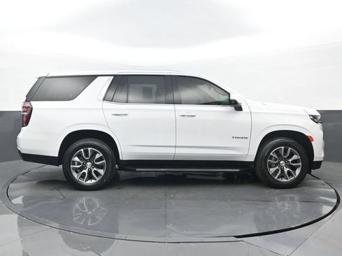 Used 2024 Chevrolet Tahoe LT w/ LT Signature Plus Package RWD image 2