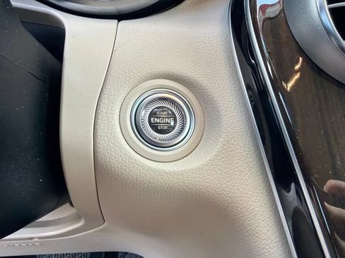 Used 2022 Mercedes-Benz GLC 300 4MATIC image 18