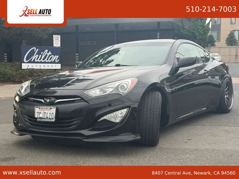 Used 2013 Hyundai Genesis 3.8 RWD image 3