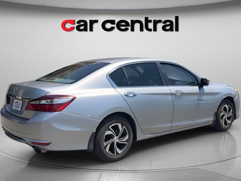 Used 2017 Honda Accord LX image 5