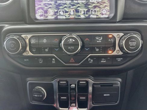 Used 2021 Jeep Gladiator Overland w/ Popular Equipment Package AWD/4WD image 16