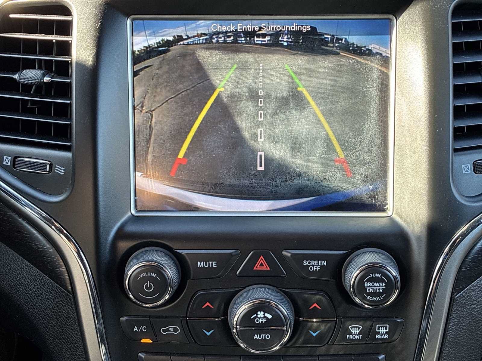 Used 2018 Jeep Grand Cherokee Altitude AWD/4WD image 22