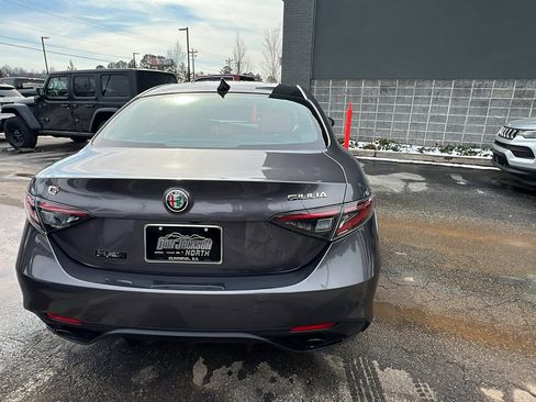 Used 2024 Alfa Romeo Giulia Veloce image 9