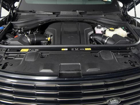 Used 2025 Land Rover Range Rover SV AWD/4WD image 46