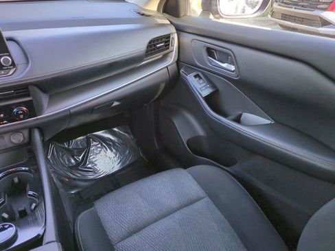 Used 2025 Nissan Rogue SV AWD/4WD image 16