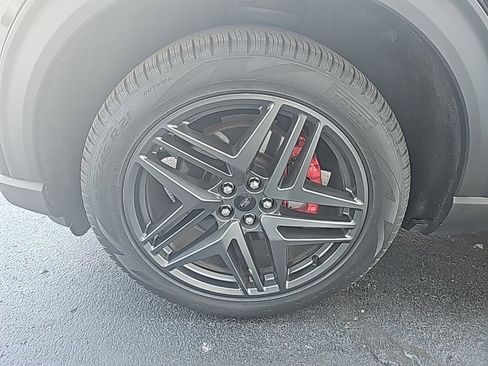 Used 2025 Ford Explorer ST-Line w/ ST-Line Street Pack image 8