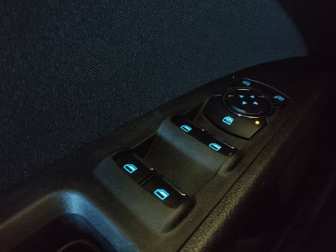 Used 2020 Ford Fusion SE FWD image 27