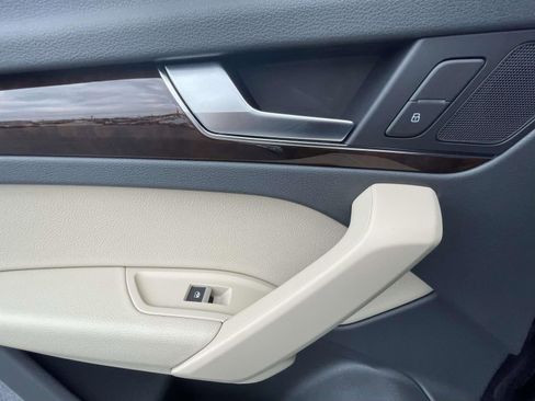 Used 2018 Audi Q5 2.0T Premium Plus w/ Premium Plus Package image 18