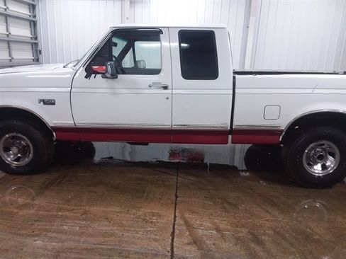 Used 1994 Ford F150 XL AWD/4WD image 5