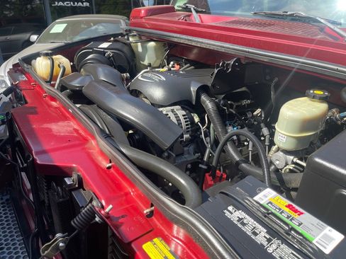 Used 2004 HUMMER H2 w/ Preferred Equipment Group image 37