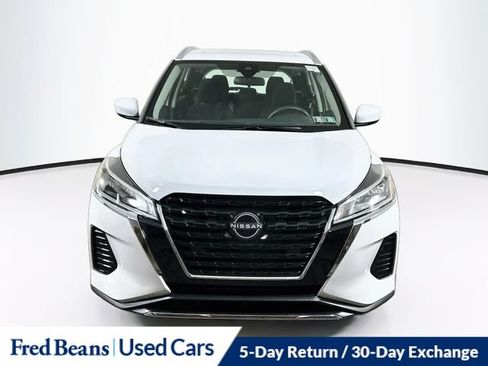Used 2023 Nissan Kicks SV FWD image 2