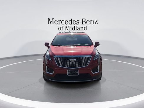 Used 2021 Cadillac XT5 Premium Luxury FWD image 3