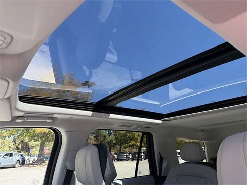 New 2025 Lincoln Navigator Reserve image 22