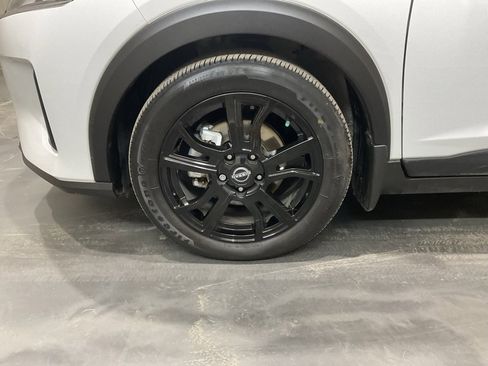 Used 2024 Nissan Kicks SV image 6
