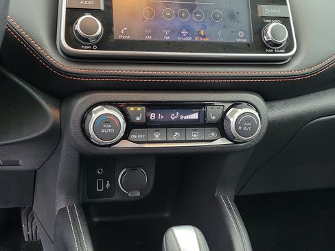 Certified 2020 Nissan Kicks SR w/ SR Premium Package image 27