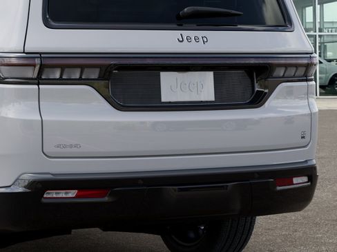 New 2026 Jeep Grand Wagoneer 4WD image 13