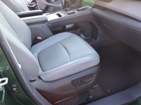 Used 2024 Toyota Sienna XLE image 30