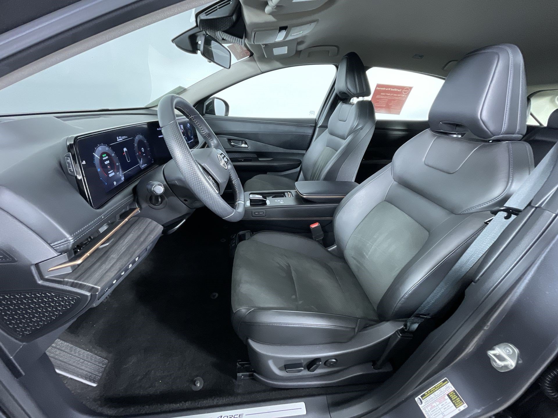 Certified 2024 Nissan Ariya AWD image 14