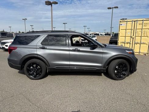 Certified 2023 Ford Explorer ST-Line w/ Class IV Trailer Tow Package AWD/4WD image 3