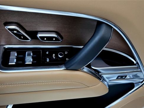 Used 2023 Land Rover Range Rover SE image 22