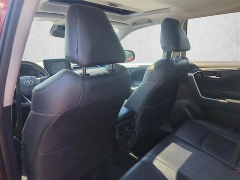Used 2020 Toyota RAV4 XLE Premium AWD/4WD image 20