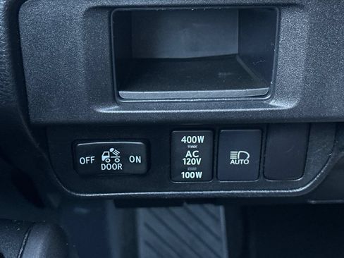 Used 2019 Toyota Tacoma TRD Sport w/ TRD Premium Sport Package RWD image 28