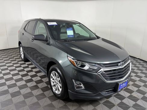 Used 2020 Chevrolet Equinox LS w/ LS Convenience Package image 1