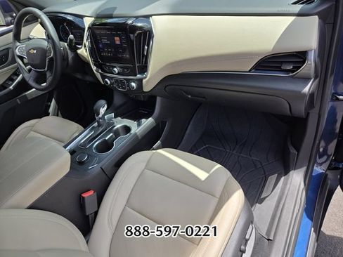 Used 2023 Chevrolet Traverse LT FWD image 19