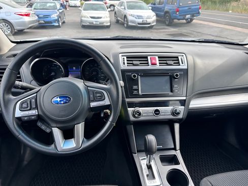 Used 2017 Subaru Outback 2.5i AWD/4WD image 7