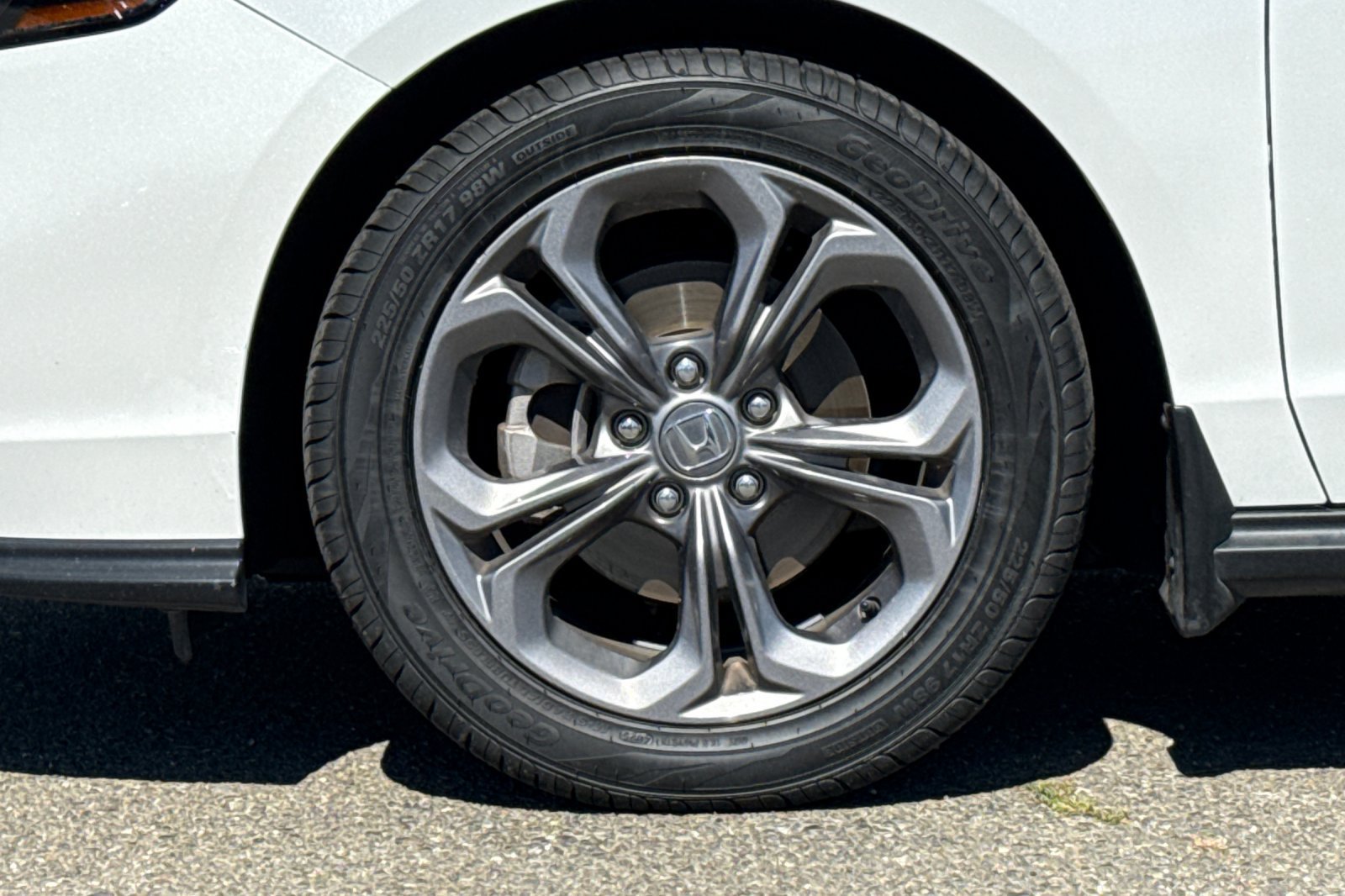 Used 2023 Honda Accord EX image 32