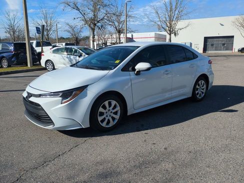 Certified 2025 Toyota Corolla LE image 2