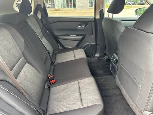 Used 2024 Nissan Rogue SV image 24