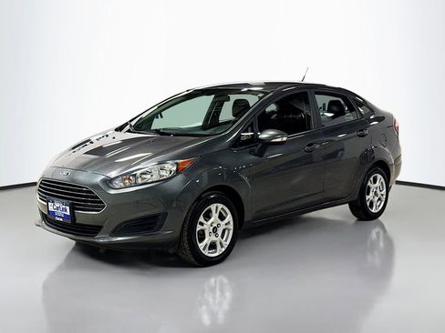 Used 2016 Ford Fiesta SE image 3