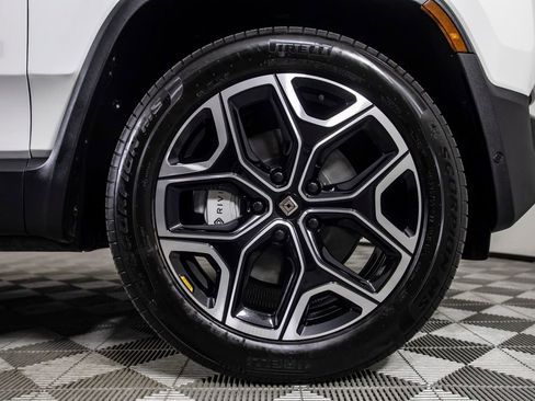 Used 2025 Rivian R1T Adventure AWD/4WD image 36