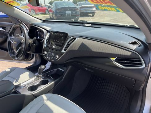 Used 2018 Chevrolet Malibu Hybrid w/ Driver Confidence Package FWD image 26