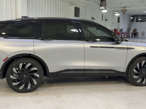 New 2026 Lincoln Nautilus Reserve w/ Jet Appearance Package image 2