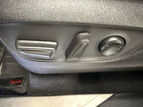 Used 2021 Toyota Highlander Limited image 31