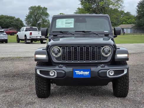 New 2026 Jeep Gladiator Sport AWD/4WD image 3