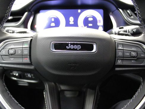 New 2025 Jeep Grand Cherokee Laredo X w/ Luxury Tech Group I image 11