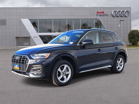 Used 2023 Audi Q5 2.0T Premium w/ Convenience Package image 1